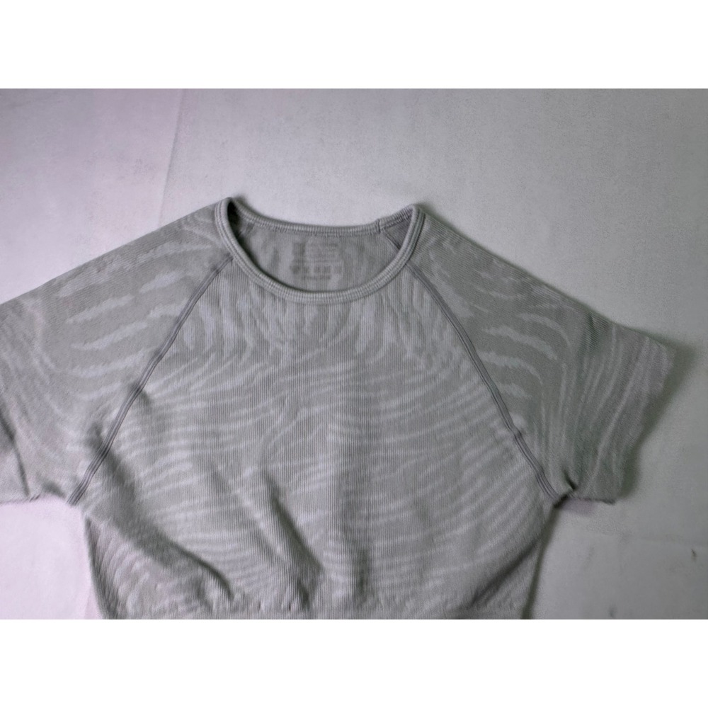 Gymshark Adapt Animal Seamless Crop Top XS Grey Zebra Print Short Sleeve Workout